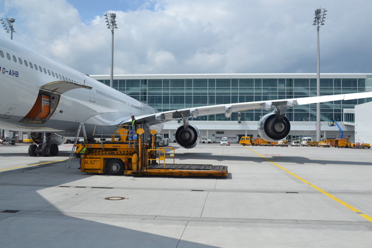 lhv_flugzeugbeladung